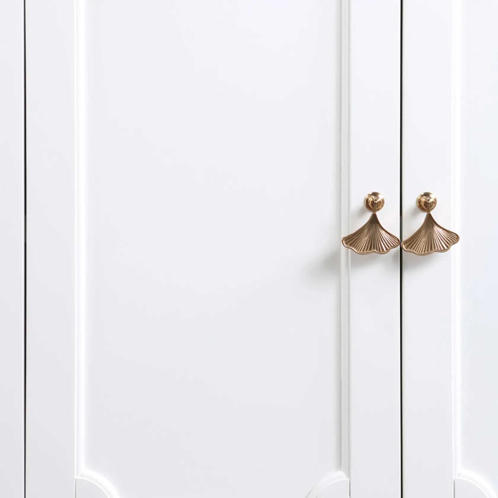 * Grace Mitchell Asbury White 2-Door Cabinet Premium