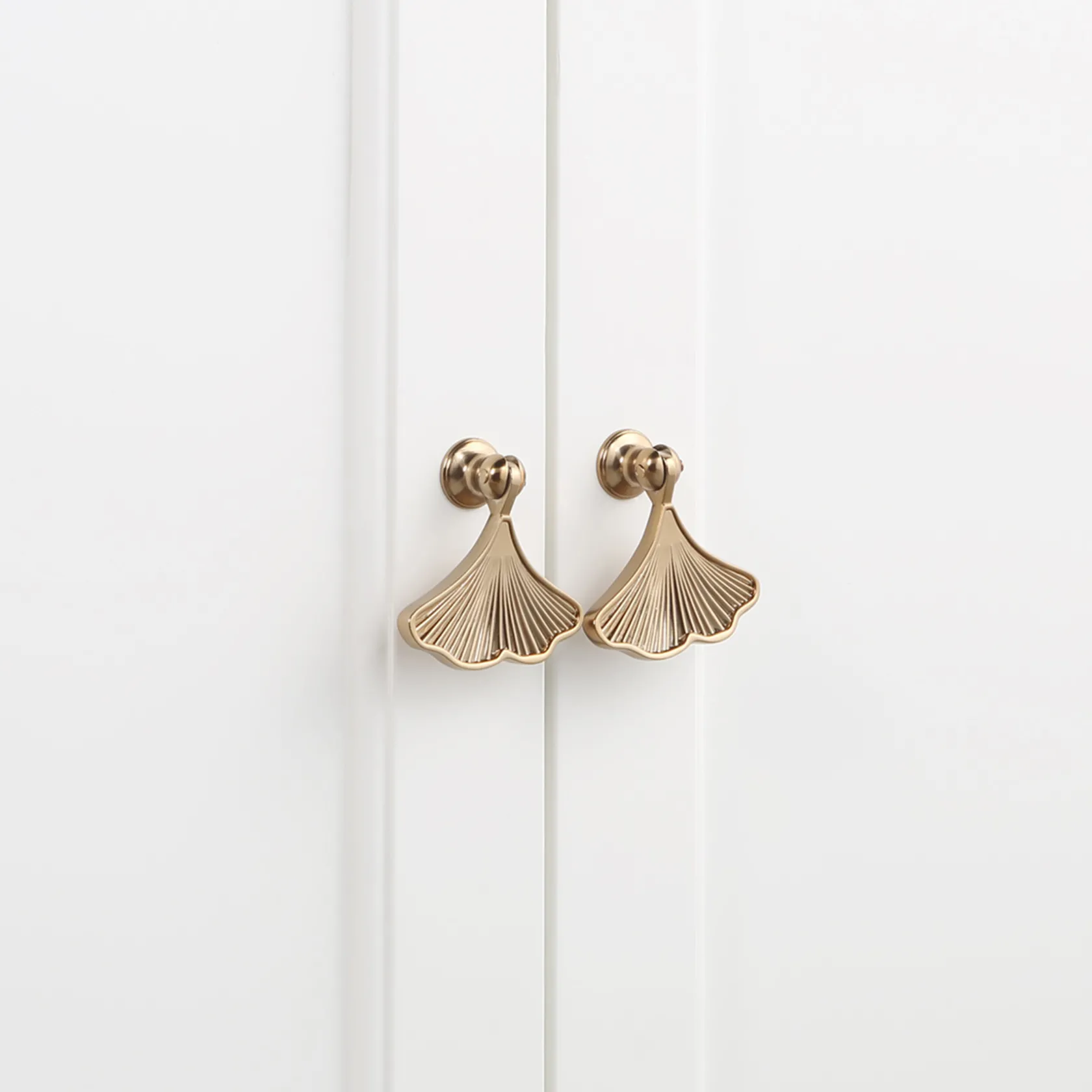 * Grace Mitchell Asbury White 2-Door Cabinet Premium